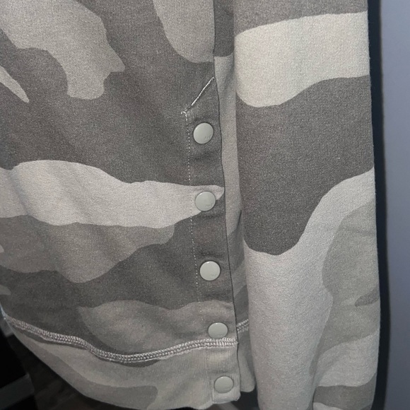 Abercrombie & fitch- camo crewneck - Picture 5 of 6